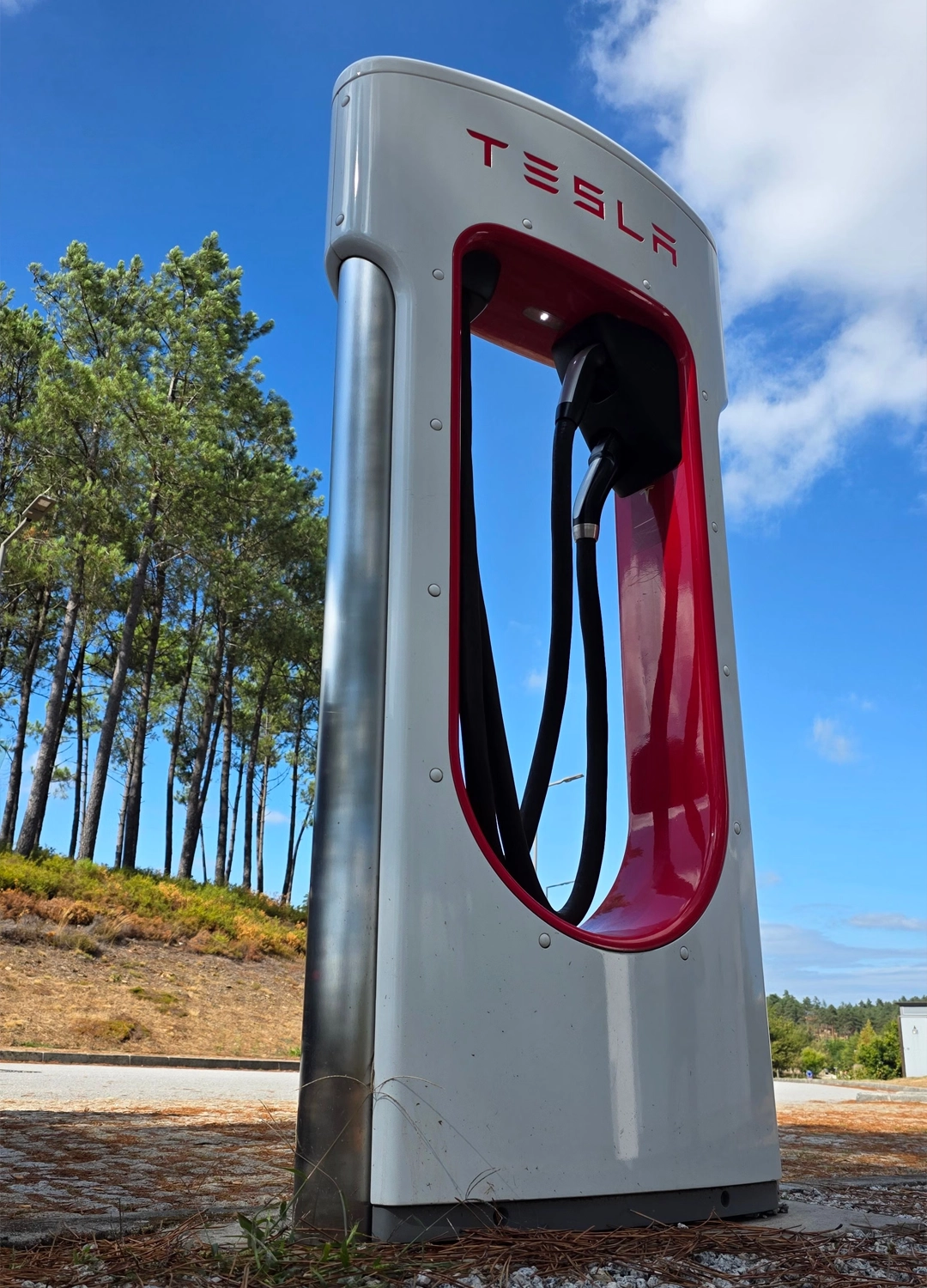 Tesla laadpas